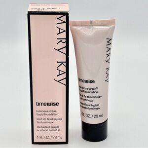 Mary Kay Timewise Luminous Wear Liquid Foundation in Bronze 4 038717 (1 Fl.Oz)
